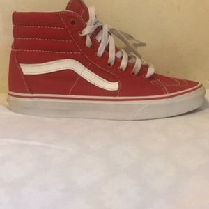 I am selling these shoes because I need fast cash.